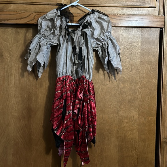 Halloween costume Lil Red Riding Hood - Picture 4 of 8